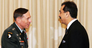 General David Patraeus calls on PM
